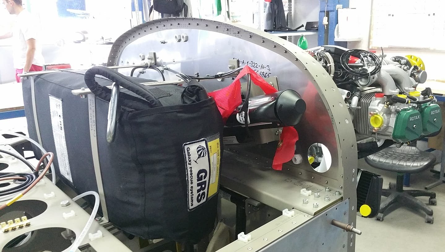 What is the biggest plane with a parachute?