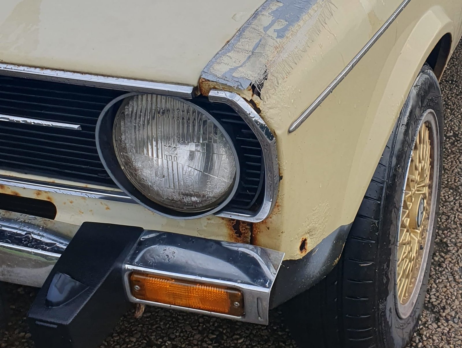 Is it true that windscreen washer fluid causes rust?