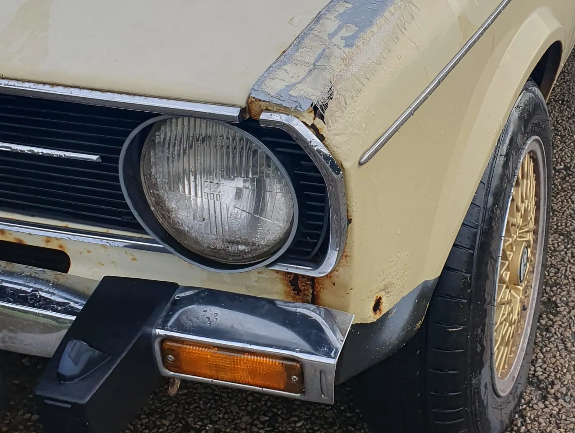 Is it true that windscreen washer fluid causes rust?